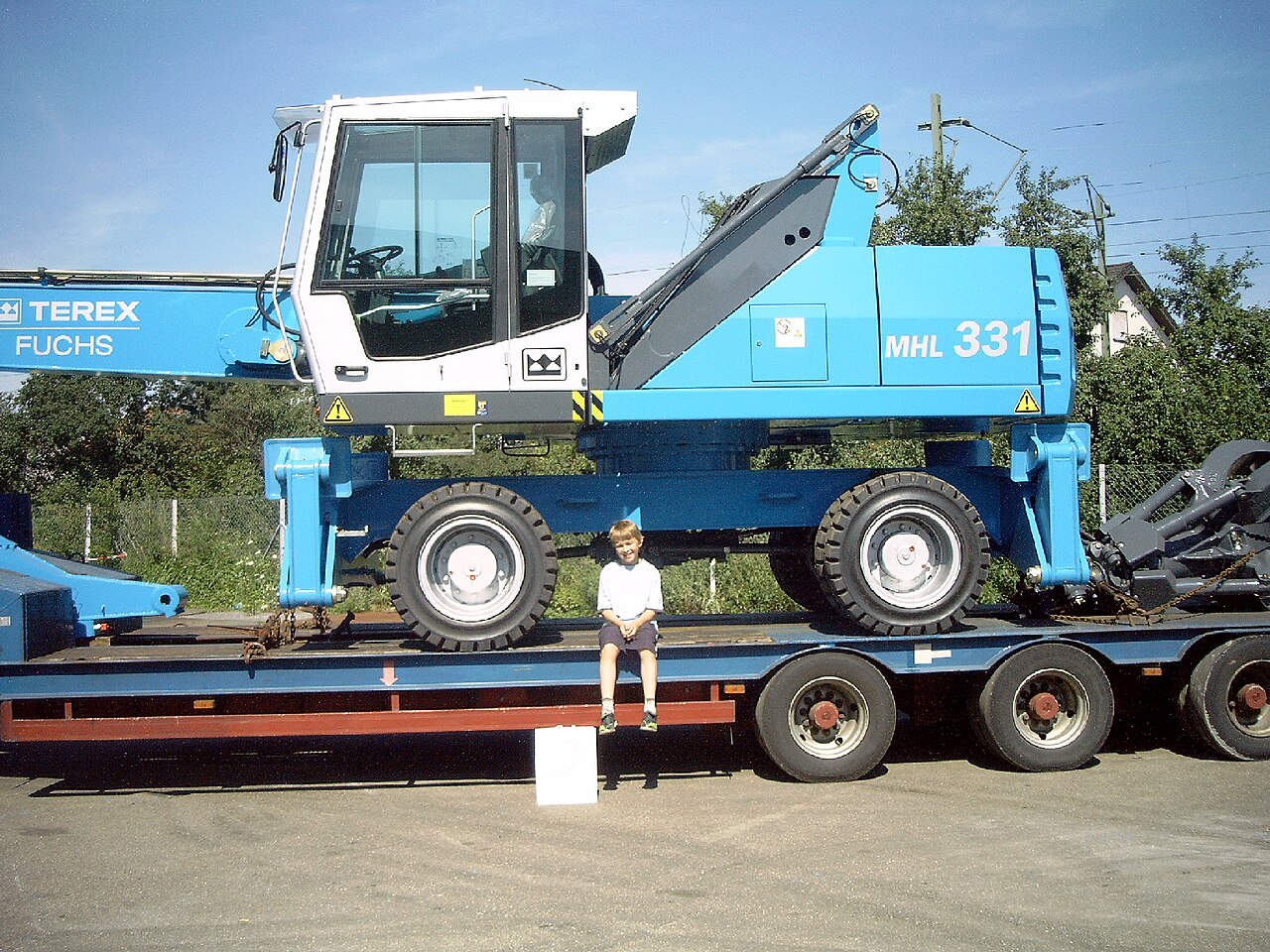 Fuchs MHL331F material handler
